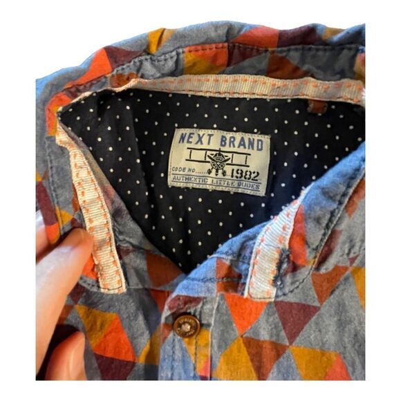 NEXT brand boys button up shirt size 4-5 geometric - Picture 4 of 8
